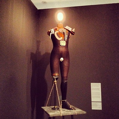Escultura de George Grosz /John Heartfield  El conformismo convertido en una escultura salvaje eléctromecánica, 1920.
