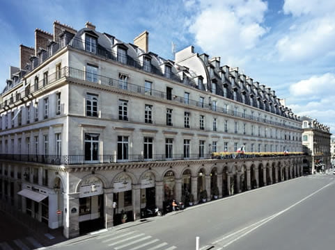 Fachadas amplias de la arquitectura francesa del siglo XVIII