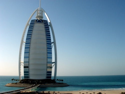 Burj-Al-Arab-hoteles-arquitectos