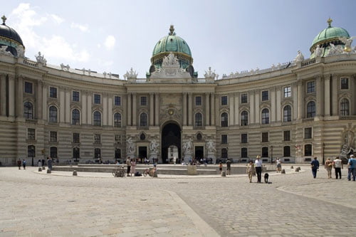 Palacio-imperial-Hofburg-en-Viena