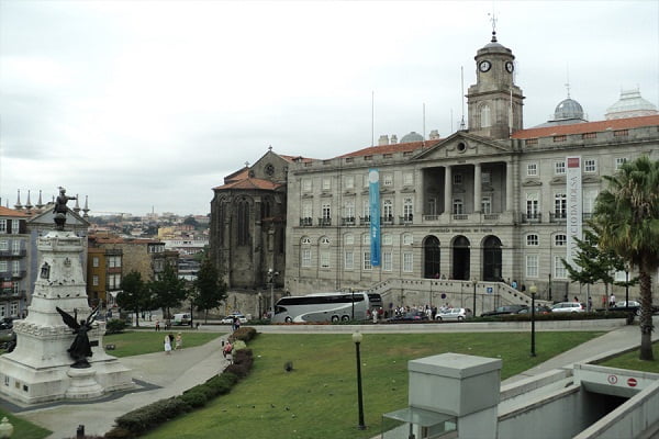 palacio-de-la-bolsa-oporto