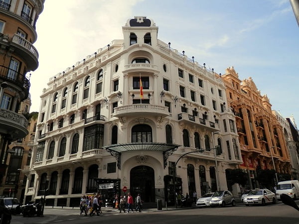 Calle clavel. Gran Vía