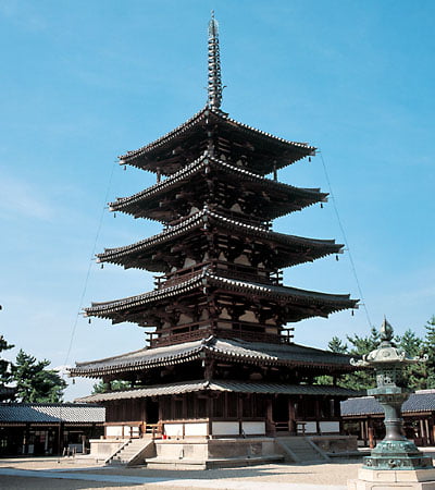 El templo horuy-ji es antisísimico y una de las construcciones en madera más antiguas del mundo.