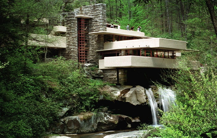 La casa emblema de la arquitectura modernista Falling Water.