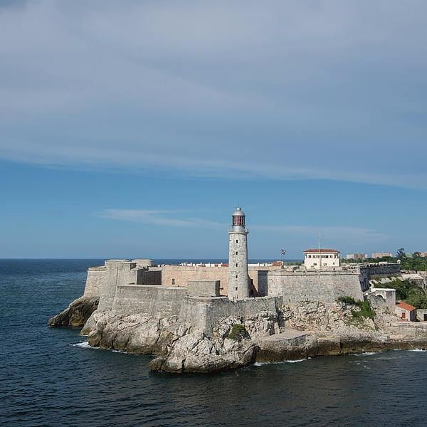 Resultado de imagen de fortaleza de la cabaña cuba