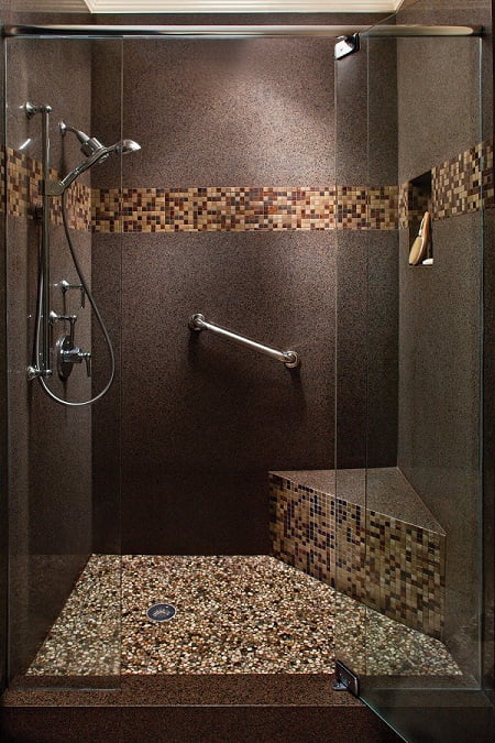 ducha moderna color marrón oscuro