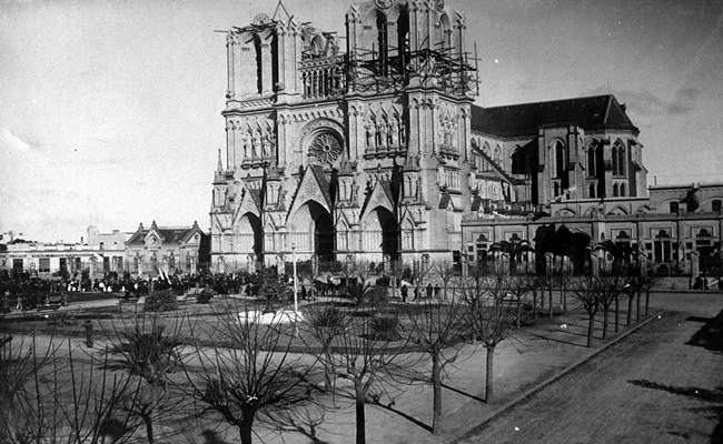 foto antigua de la basilica de lujan