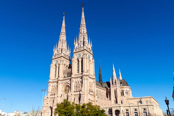 basilica de lujan exterior